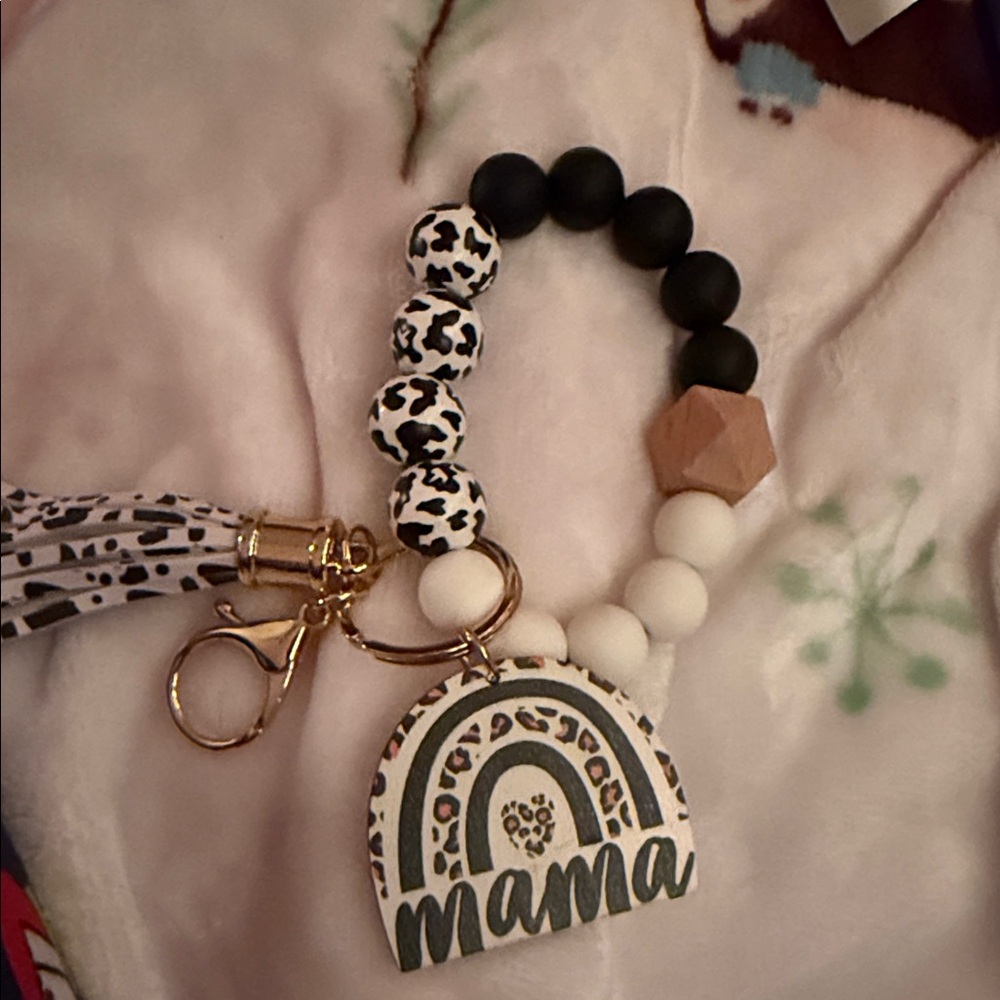 Leopard Print Mama Keychain